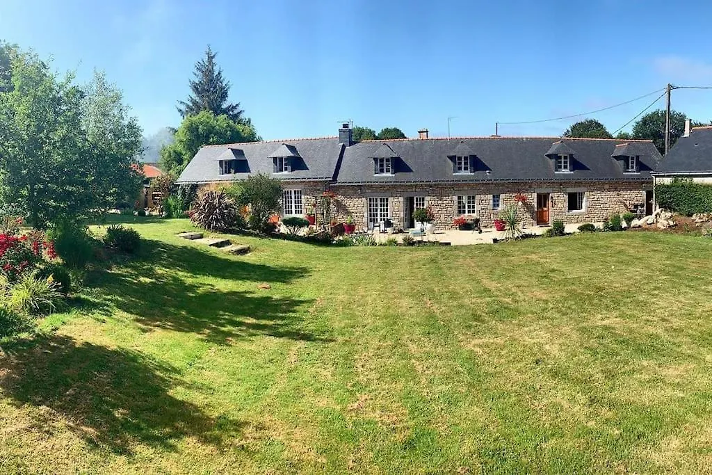 Gite L'Evidence Saint-Caradec-Tregomel