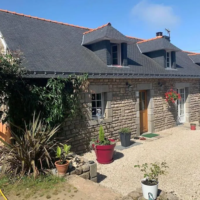 Gite L'Evidence Saint-Caradec-Tregomel Holiday home